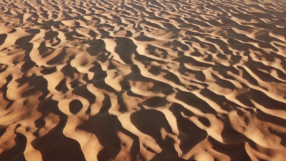 View on Sand Dunes in Sahara Desert alt