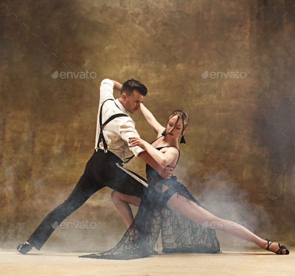 Free: Man and woman dancing argentinian tango Free Photo - nohat.cc