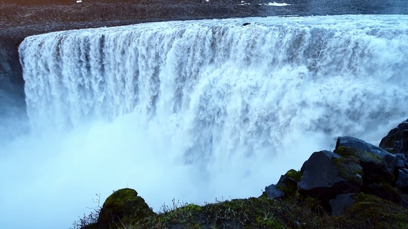 Selfoss Waterfall in Vatnajokull National Park, Northeast Iceland alt