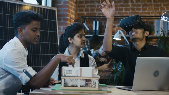 Hindu Colleagues Developing Accommodation with VR alt