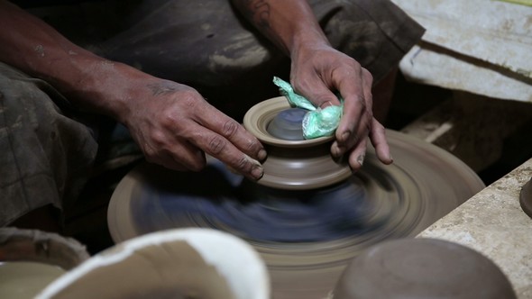 Making Traditional Pottery 1