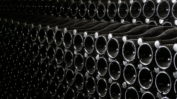 Production of Sparkling Wine of Champagne alt