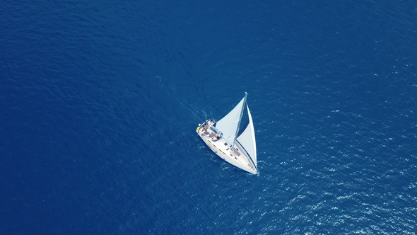 Yacht Sailing on Opened Sea. Sailing Boat alt