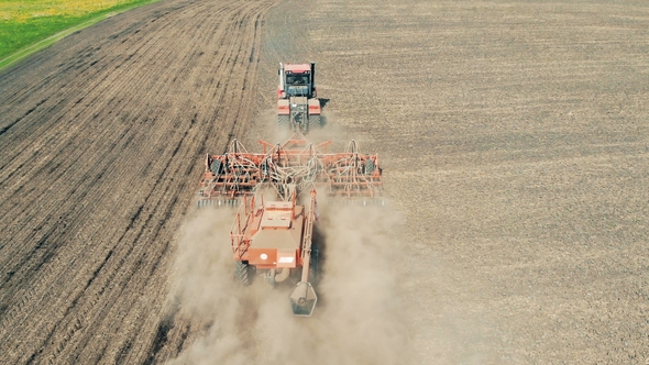 Special Tractor in Work alt