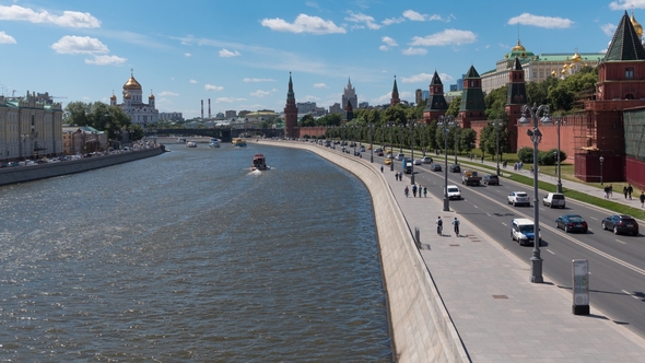 Sunny Summer Day Moscow River Bay Kremlin alt