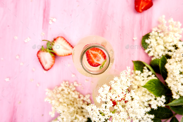 Kombucha tea with elderberry flower and strawberry - Stock Photo - Images