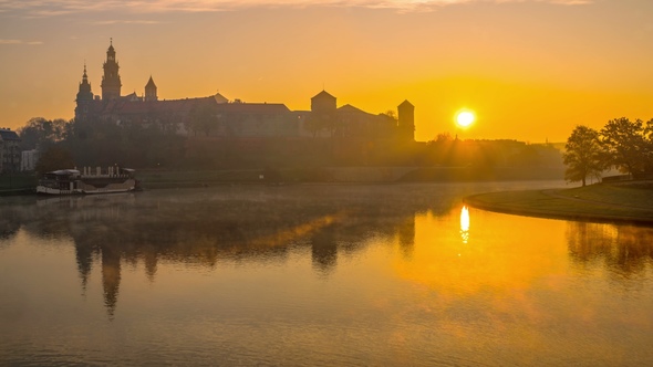 Wawel Castle at Sunrise alt