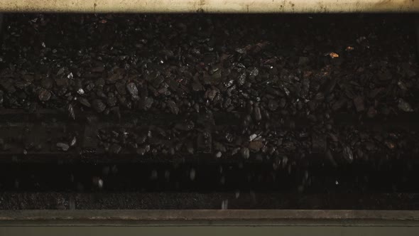 Metal Ore Vibrating Conveyor Heavy Duty Steel Plates with Coal