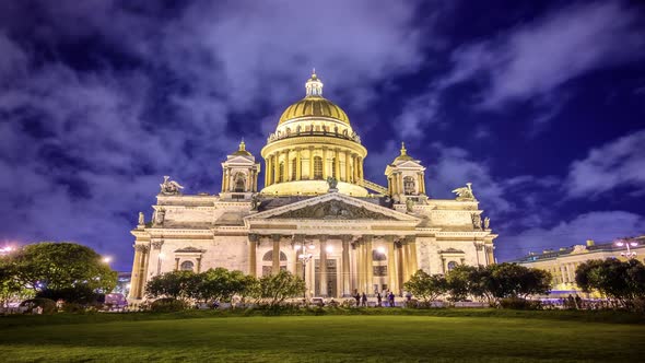 St. petersburg, isaac's cathedral night timelapse. historical building in the light alt