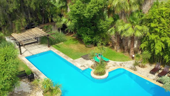 Tropical Garden and The Swimming Pool alt