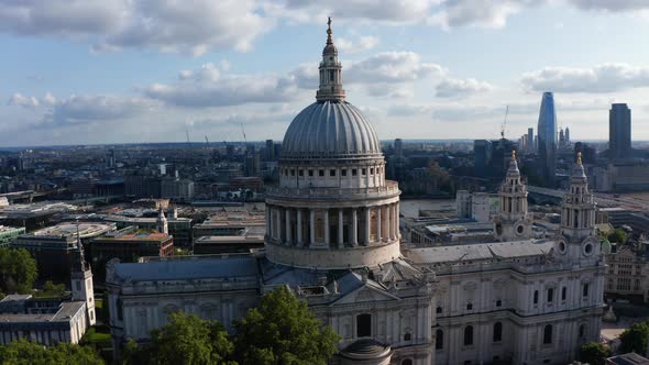Aerial View of Saint Pauls Cathedral alt