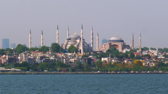 Sultanahmet And Hagia Sophia Mosques alt