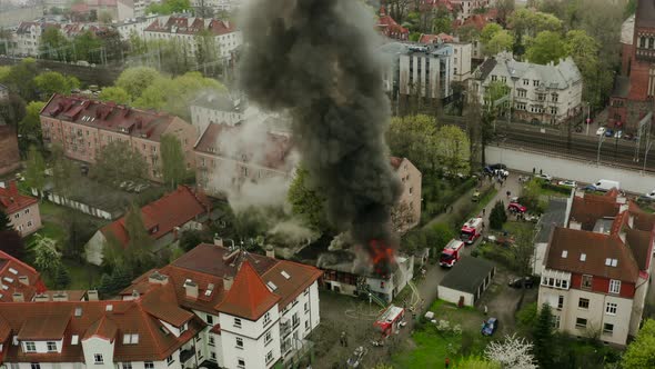 An Apartment Building Completely Engulfed in Fire in the Old Town of Gdnsk alt
