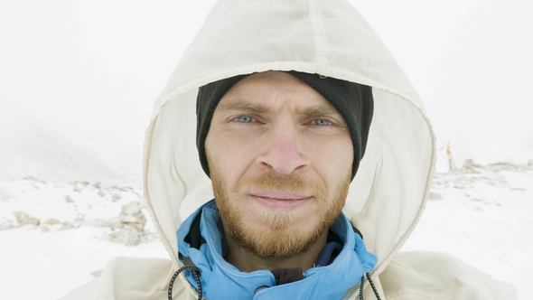 Man in the Mountains of Nepal Manaslu Circuit Trek alt