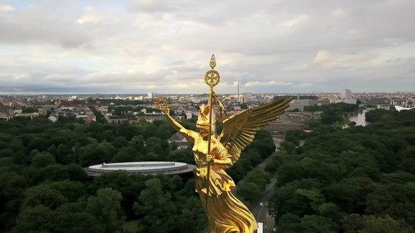 Shiny Victory Column in Berlin