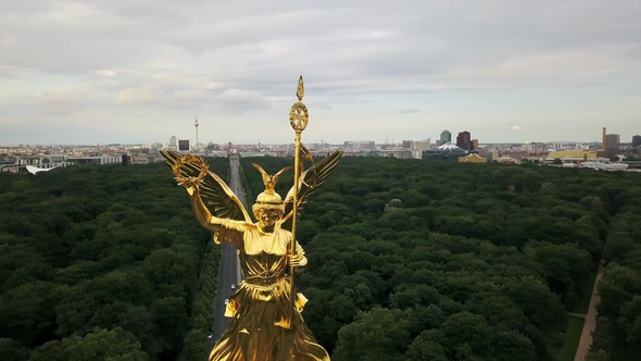 Shiny Victory Column in Berlin