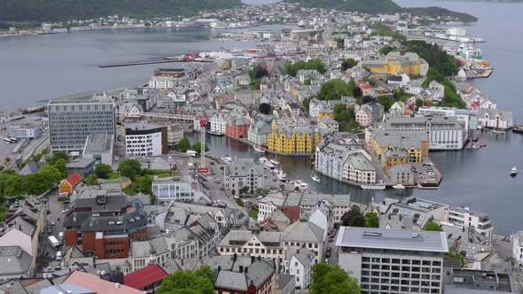 Aksla at the City of Alesund , Norway alt