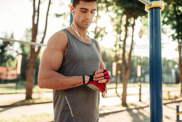 Handsome male model hi-res stock photography and images - Alamy