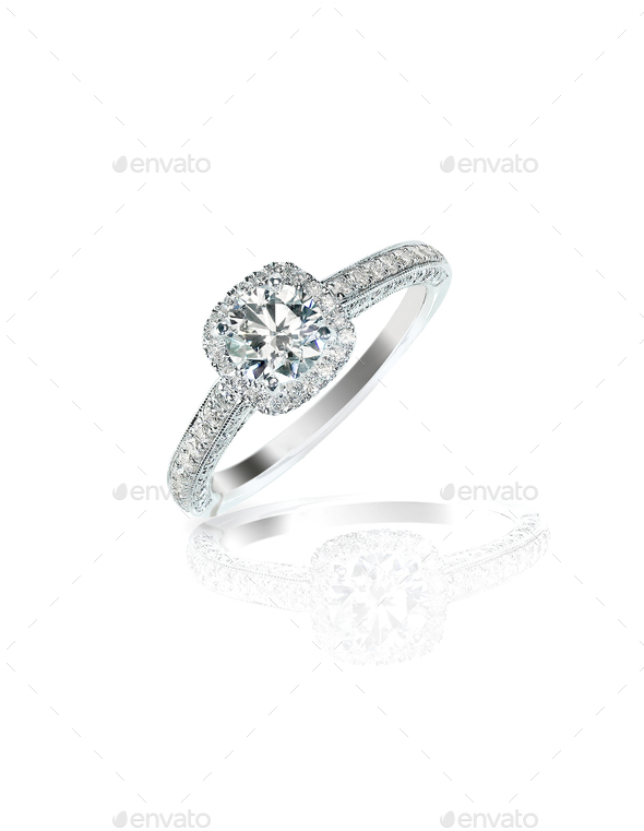 Diamond solitaire engagement wedding ring round brilliant - Stock Photo - Images