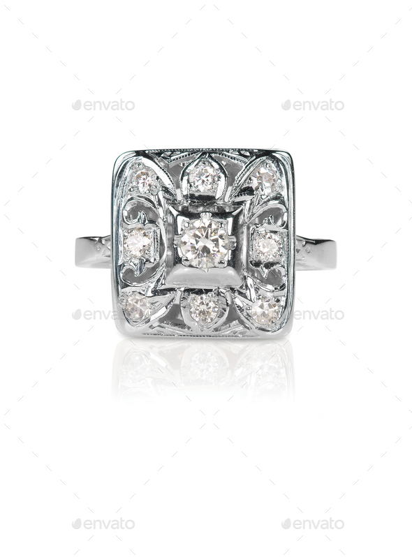 vintage antique Diamond solitaire engagment wedding ring - Stock Photo - Images