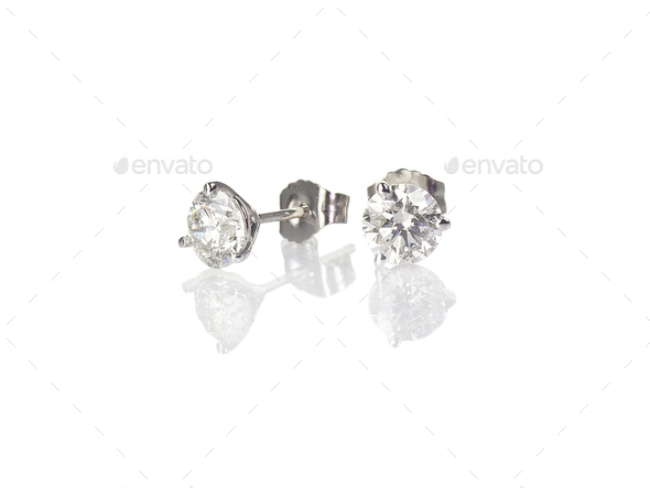 Diamond stud fine jewelry round brilliant pierced earrings