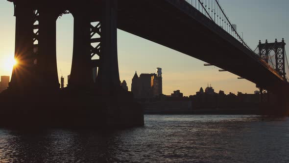 Manhattan bridge at sunset alt
