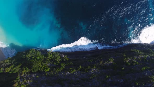 aerial drone 4k of Kelingking Beach in Nusa Penida, Bali, Indonesia. alt