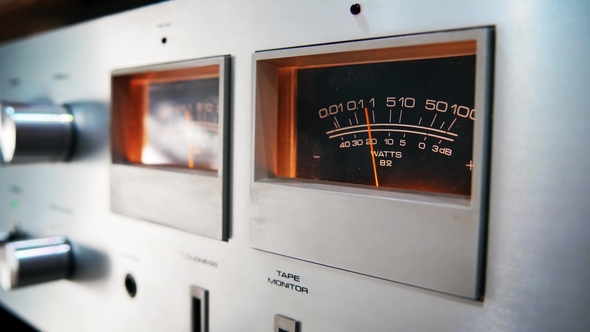 Vintage Stereo Amplifier alt