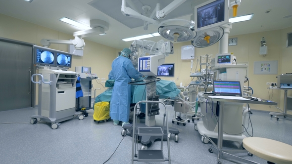 Big Room with Surgical Equipment alt