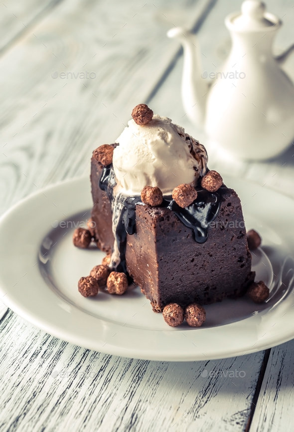 Chocolate brownie with vanilla ice cream - Stock Photo - Images