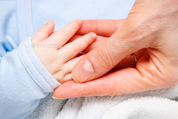 newborn baby hands