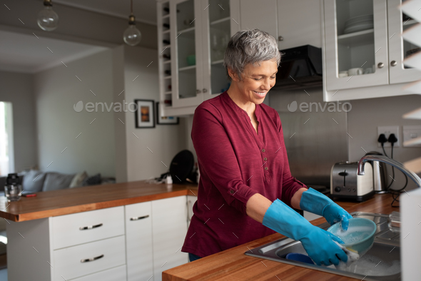 24,770 Woman Washing Dishes Images, Stock Photos, 3D objects, & Vectors