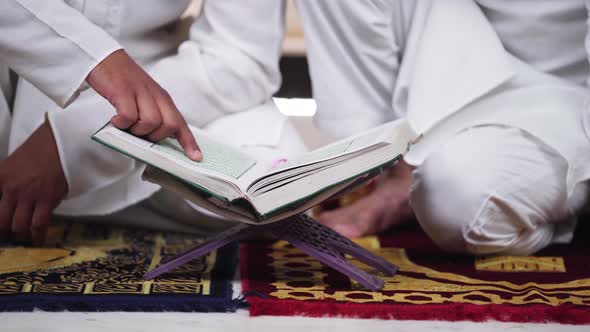 Quran reading alt