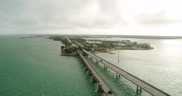 Aerial View of Seven Mile Bridge in The Florida Keys on a Beautiful Day With Beautiful Turquoise Wat alt