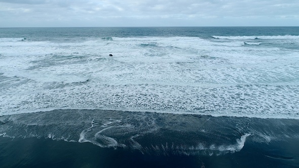 Wide Ocean Waves 2