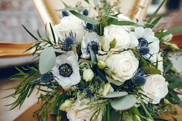 elegant wedding flower arrangements