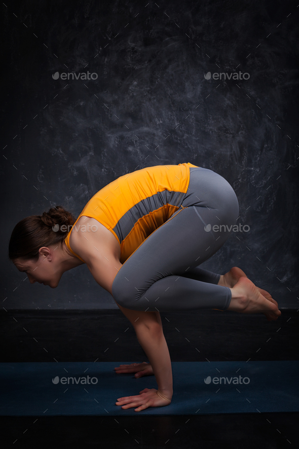Athletic Woman Doing the Advanced Yoga Posture Crow Pose, Kakasana Stock  Photo - Image of hatha, beautiful: 221076688