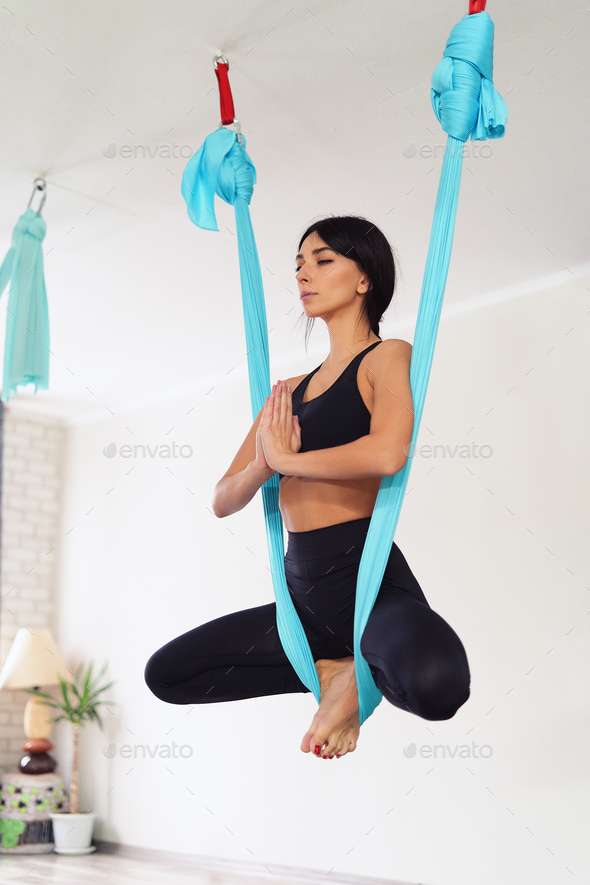 Aerial Yoga Benefits: Back Pain Relief, Weight Loss + More Science-Backed  Reasons to Try Antigravity Yoga - The Yoga Nomads