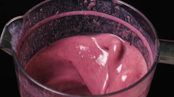 The Process of Preparing a Milkshake with Strawberries and Blackberries alt