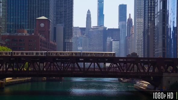 Downtown Chicago River Bridges with Elevated el train alt