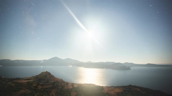 Full Night Time Lapse of Moon Setting in Ocean and Milkyway Galaxy Passing By alt