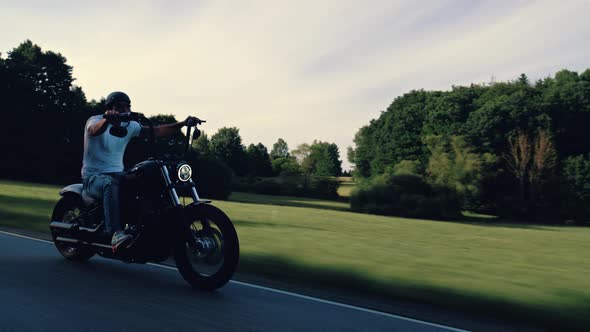 Motorbike Road Trip alt