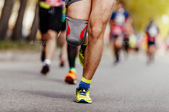 knee runner men in knee pads