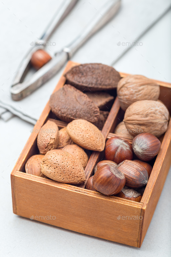 brazil nuts in shell