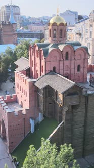 Golden Gate in Kyiv Ukraine alt