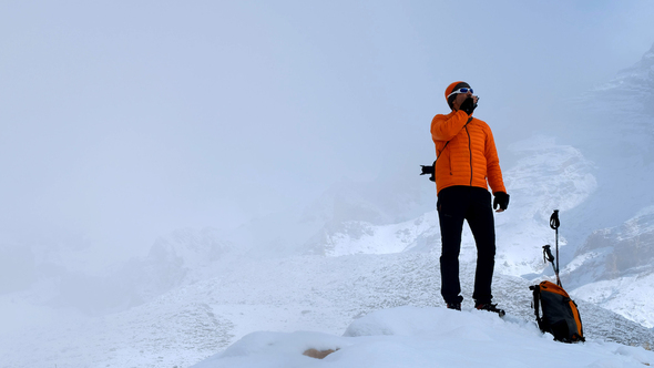 Talking Hiker Using Radio alt