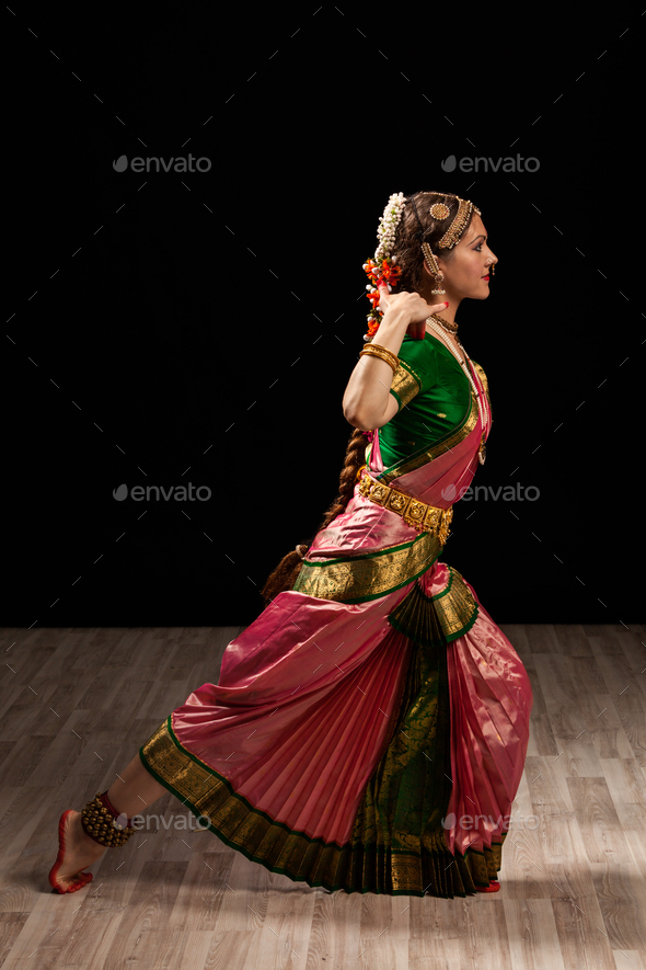 Illustration of young beautiful Indian Classical Dancer in different  dancing pose. 23798626 Vector Art at Vecteezy
