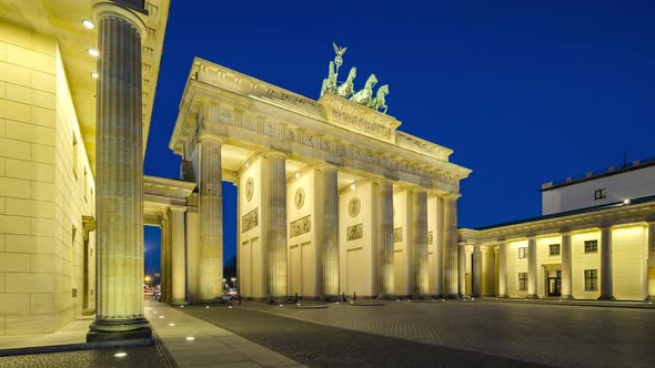 Night to Day Time Lapse of Brandenburg Gate, Berlin, Germany