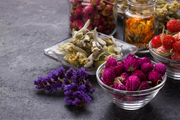 How to Preserve Flowers for Tea