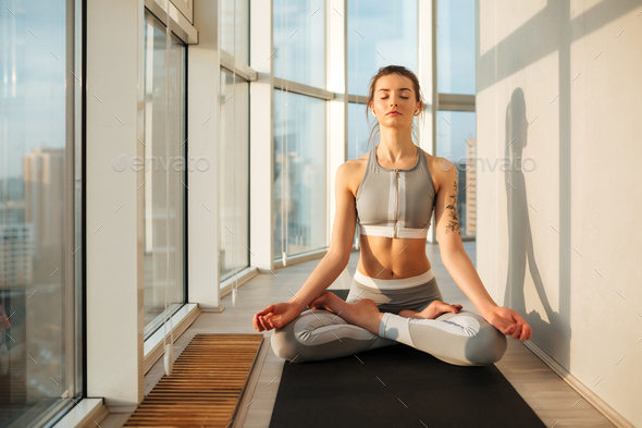 Benefits of Sitting and Meditation in the Lotus Position - Vision Times